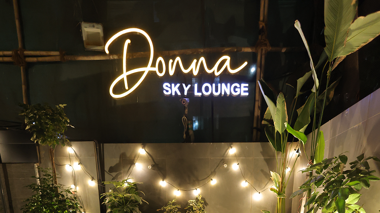 Donna Skylounge