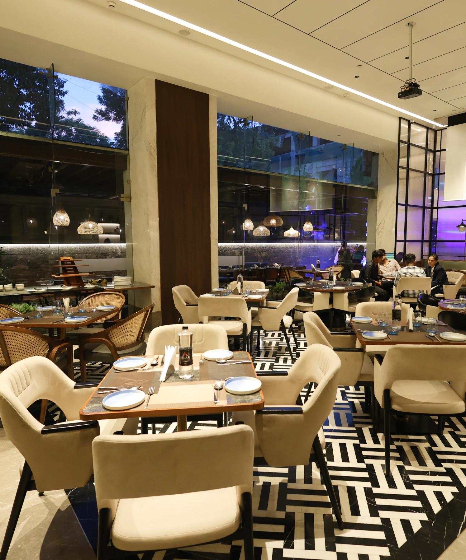 Why Dine at Klove